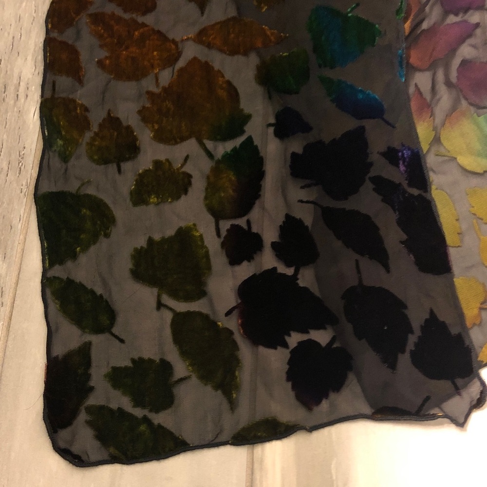 Velvet Colorful Leaf Patterned Scarf - image 3